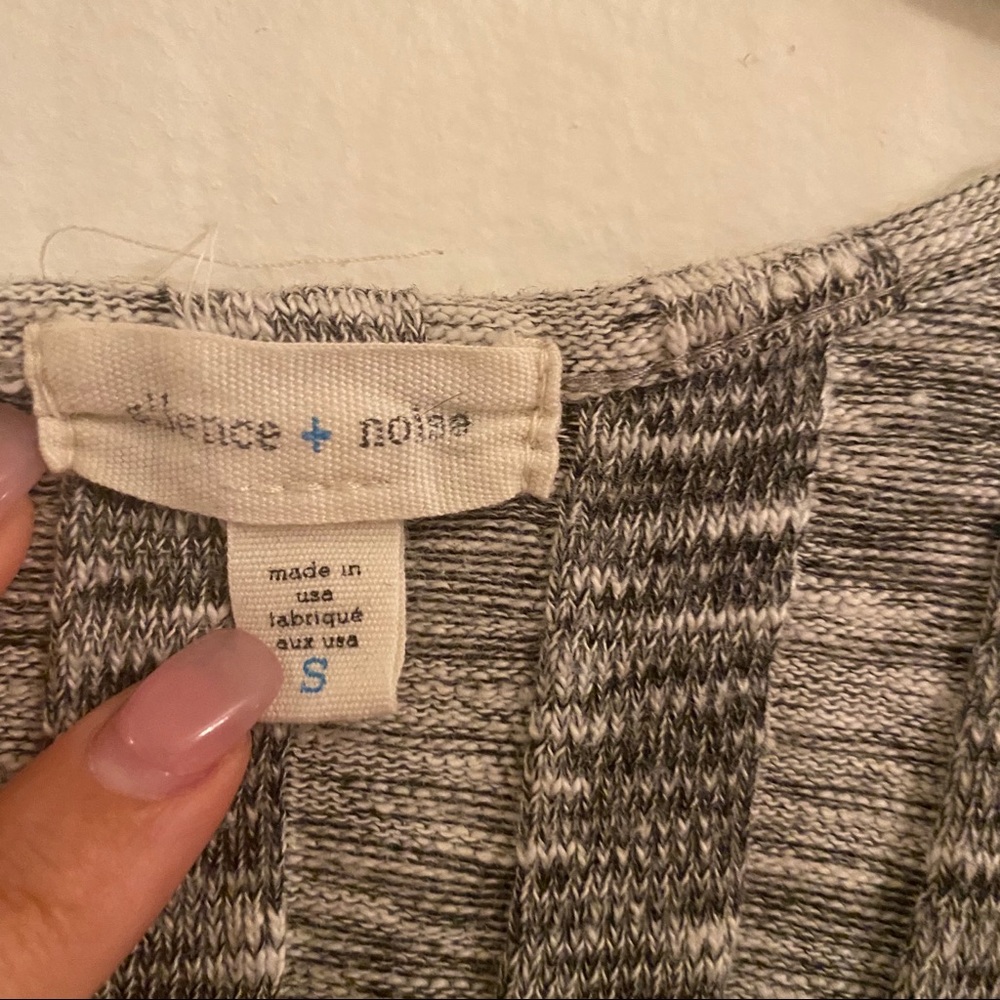 SILENCE + NOISE RACERBACK CROP TOP - Picture 2 of 4